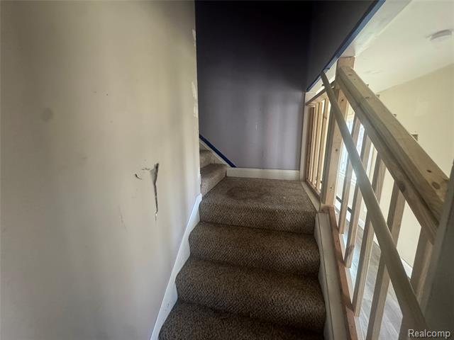 Builiding view twenty one for 1460 W Silverbell, Lake Orion, MI. 48359