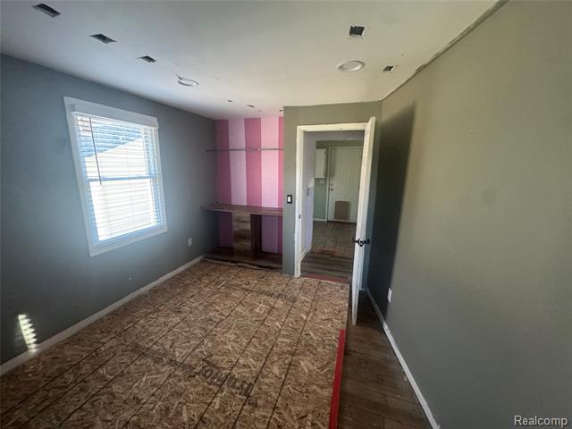 Builiding view twenty for 1460 W Silverbell, Lake Orion, MI. 48359