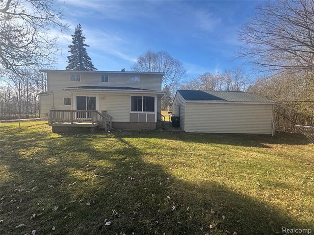 Builiding view two for 1460 W Silverbell, Lake Orion, MI. 48359