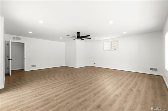 Builiding view eighteen for 5348 Burgundy, Clarkston, MI. 48346