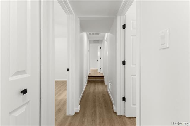 Builiding view fifteen for 5348 Burgundy, Clarkston, MI. 48346