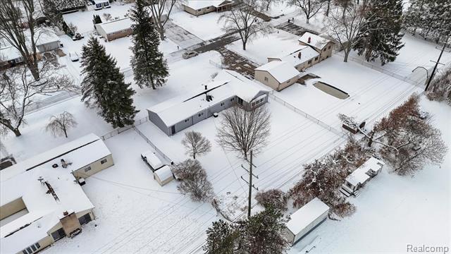 Builiding view forty one for 5348 Burgundy, Clarkston, MI. 48346