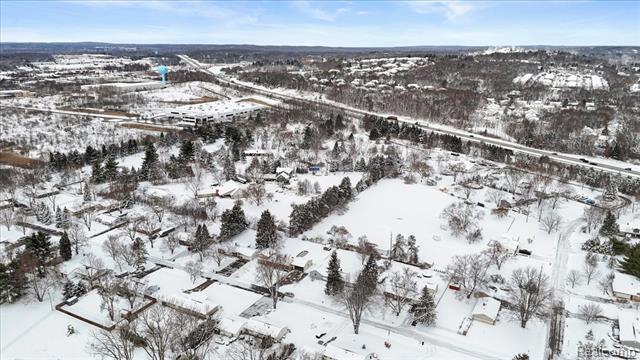 Builiding view forty six for 5348 Burgundy, Clarkston, MI. 48346