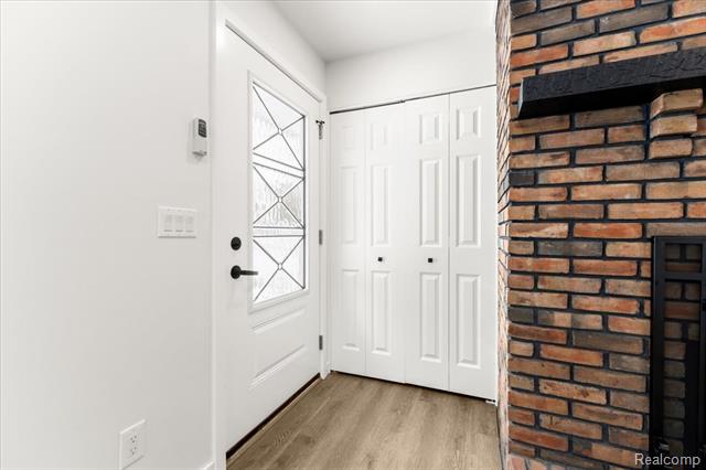 Builiding view four for 5348 Burgundy, Clarkston, MI. 48346