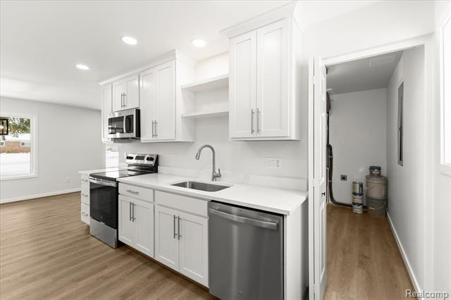 Builiding view fourteen for 5348 Burgundy, Clarkston, MI. 48346