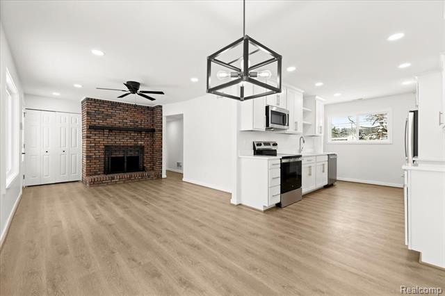 Builiding view seven for 5348 Burgundy, Clarkston, MI. 48346