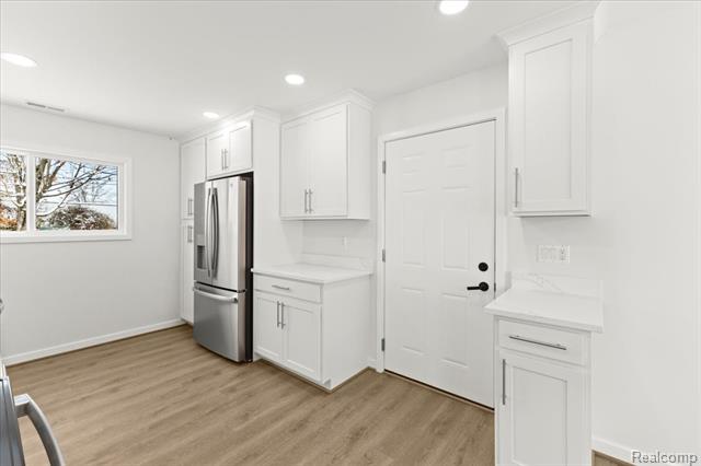 Builiding view thirteen for 5348 Burgundy, Clarkston, MI. 48346