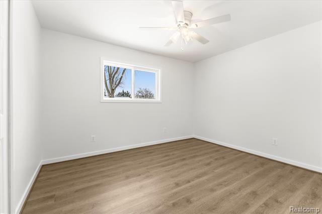 Builiding view twenty nine for 5348 Burgundy, Clarkston, MI. 48346