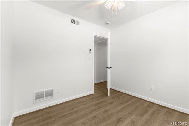 Builiding view twenty six for 5348 Burgundy, Clarkston, MI. 48346