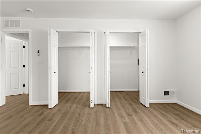 Builiding view twenty three for 5348 Burgundy, Clarkston, MI. 48346