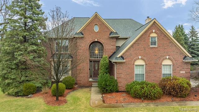 front view for 3945 Red Root Rd, Lake Orion, Mi. 48360