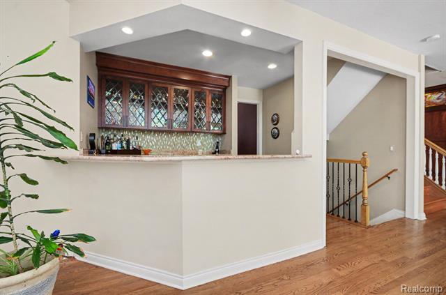 Builiding view twenty four for 109 Knorrwood, Rochester, MI. 48306