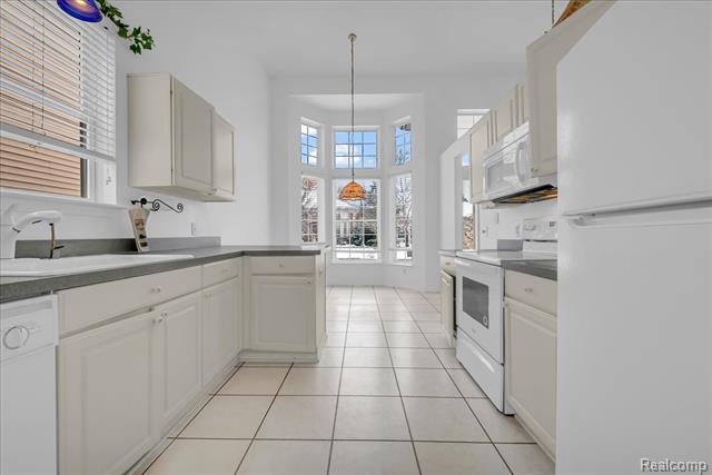 Builiding view eleven for 3132 Bridlewood, Rochester, MI. 48306