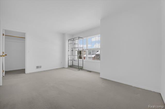 Builiding view nineteen for 3132 Bridlewood, Rochester, MI. 48306