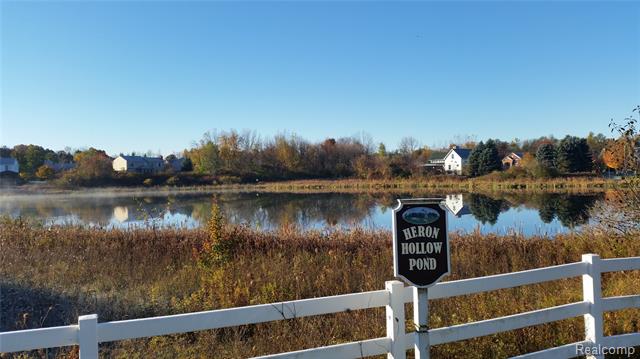Builiding view fifty for 3521 E Pond, Lake Orion, MI. 48359