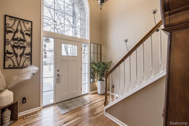 Builiding view five for 3521 E Pond, Lake Orion, MI. 48359