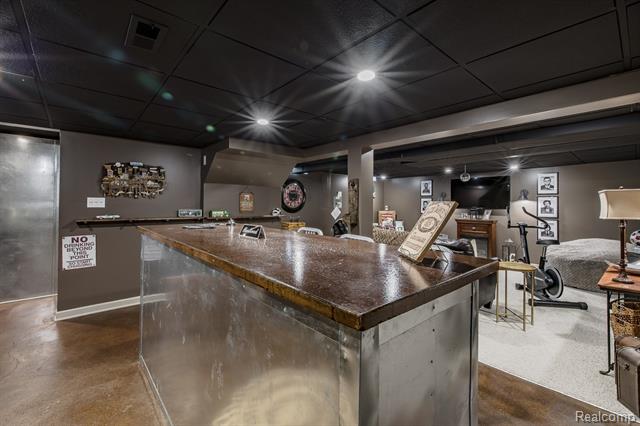 Builiding view forty for 3521 E Pond, Lake Orion, MI. 48359