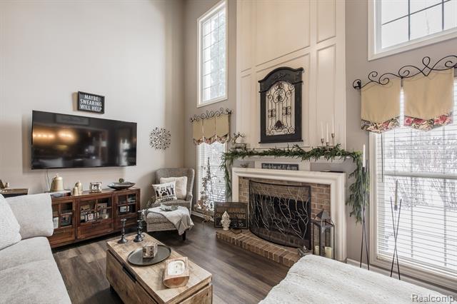 Builiding view seven for 3521 E Pond, Lake Orion, MI. 48359