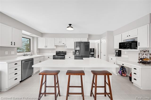 Builiding view eight for 3812 Long Meadow, Lake Orion, MI. 48359