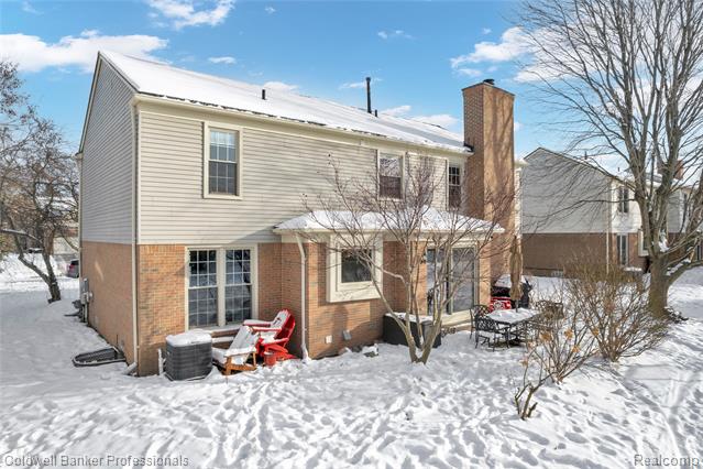 Builiding view one for 3812 Long Meadow, Lake Orion, MI. 48359