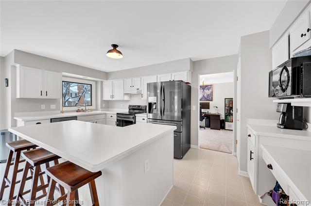 Builiding view seven for 3812 Long Meadow, Lake Orion, MI. 48359