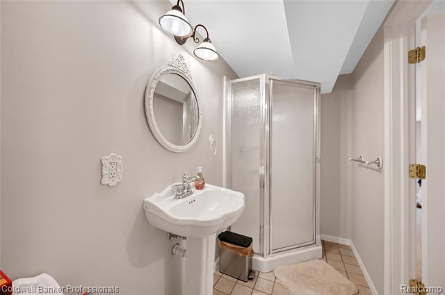 Builiding view thirty one for 3812 Long Meadow, Lake Orion, MI. 48359