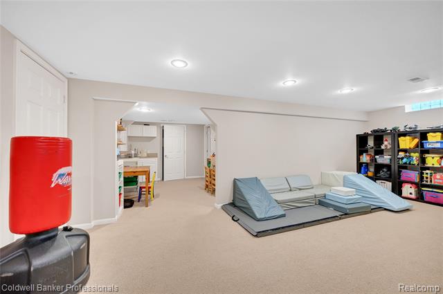 Builiding view twenty eight for 3812 Long Meadow, Lake Orion, MI. 48359