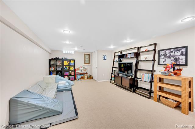 Builiding view twenty seven for 3812 Long Meadow, Lake Orion, MI. 48359