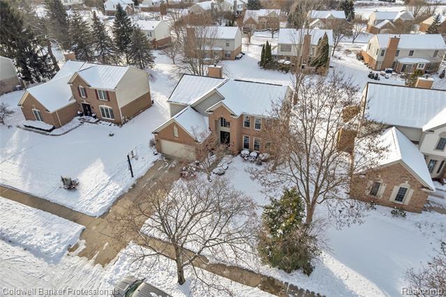 Builiding view two for 3812 Long Meadow, Lake Orion, MI. 48359