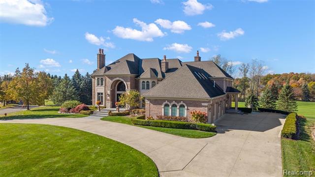 Builiding view eleven for 4650 Gatehouse, Rochester, MI. 48306