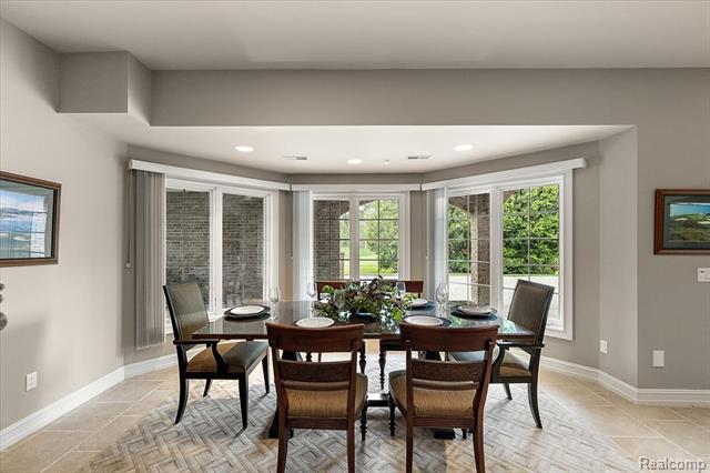 Builiding view fifty seven for 4650 Gatehouse, Rochester, MI. 48306