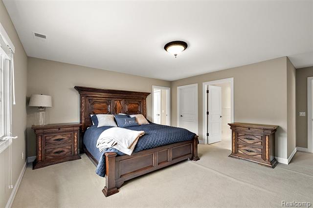 Builiding view forty four for 4650 Gatehouse, Rochester, MI. 48306