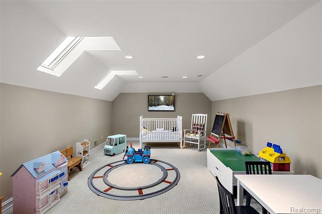 Builiding view forty six for 4650 Gatehouse, Rochester, MI. 48306