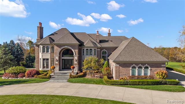 Builiding view one for 4650 Gatehouse, Rochester, MI. 48306