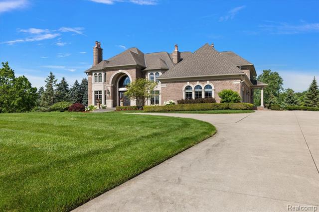 Builiding view seventy five for 4650 Gatehouse, Rochester, MI. 48306