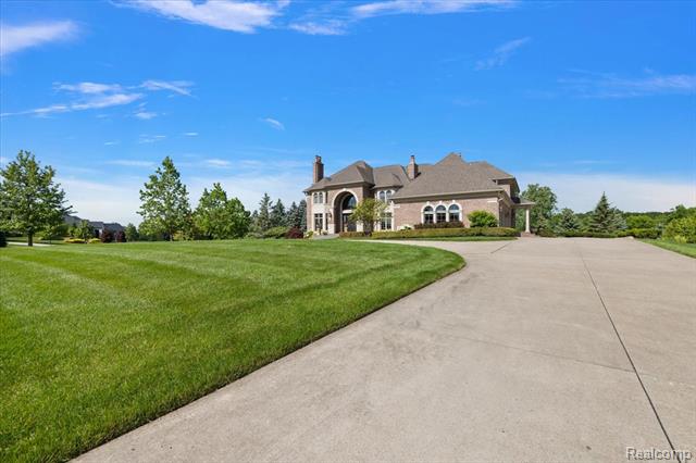 Builiding view seventy four for 4650 Gatehouse, Rochester, MI. 48306