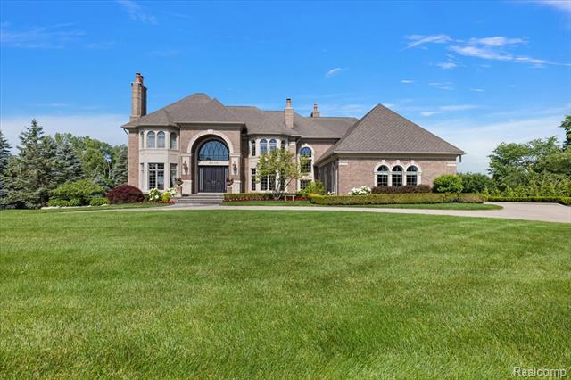 Builiding view seventy three for 4650 Gatehouse, Rochester, MI. 48306