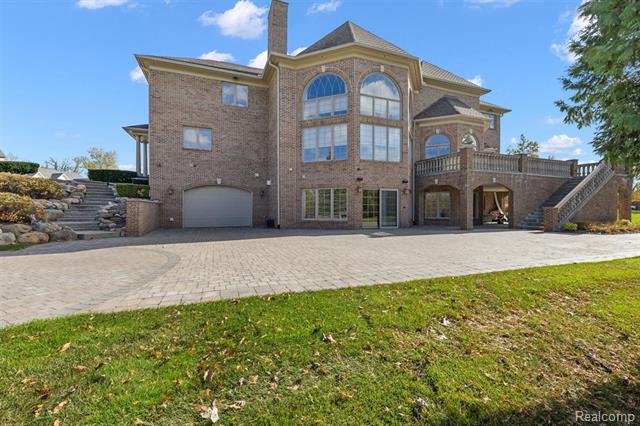 Builiding view six for 4650 Gatehouse, Rochester, MI. 48306