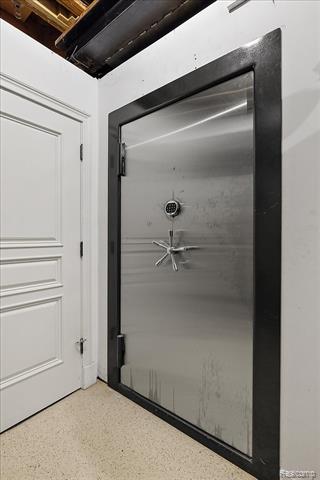 Builiding view sixty one for 4650 Gatehouse, Rochester, MI. 48306