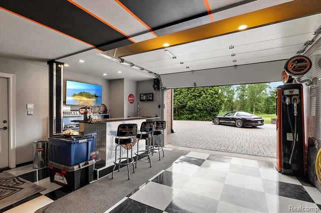 Builiding view sixty six for 4650 Gatehouse, Rochester, MI. 48306