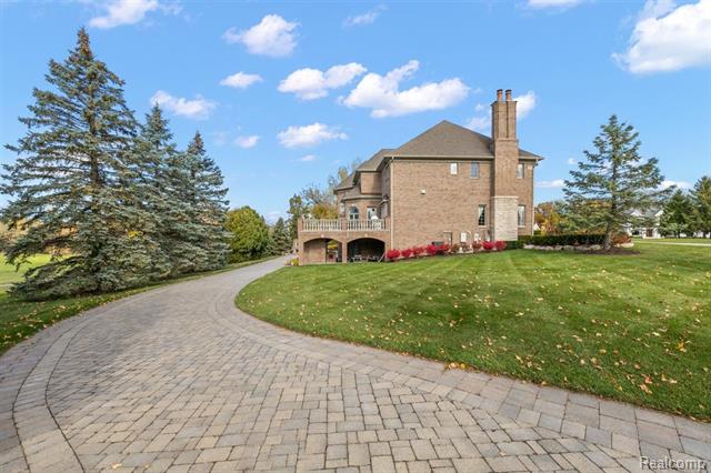 Builiding view ten for 4650 Gatehouse, Rochester, MI. 48306