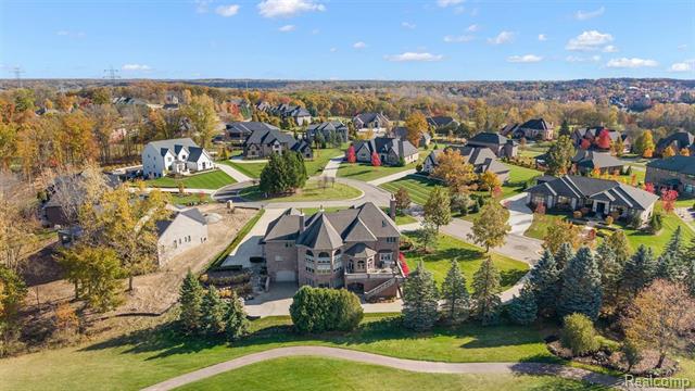 Builiding view thirteen for 4650 Gatehouse, Rochester, MI. 48306