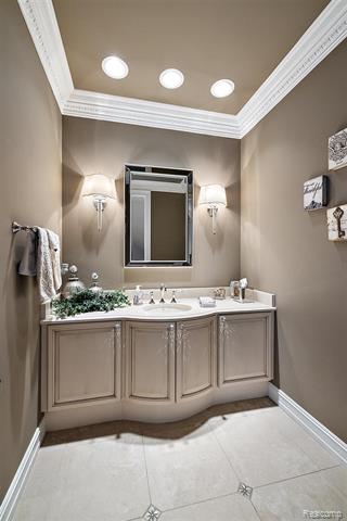 Builiding view twenty seven for 4650 Gatehouse, Rochester, MI. 48306