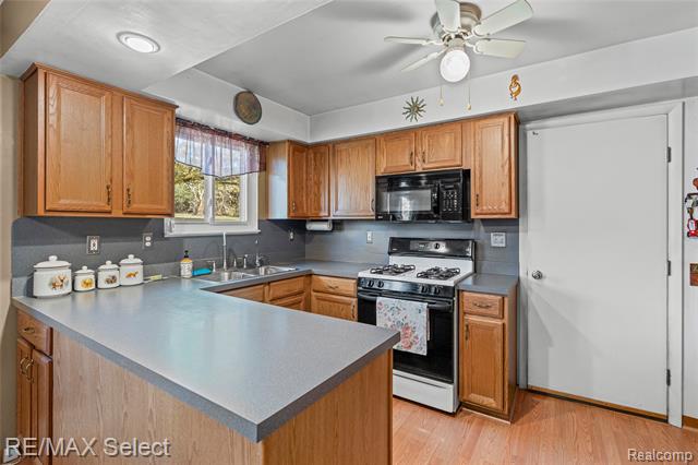 Builiding view eleven for 550 Rose Center, Holly, MI. 48442