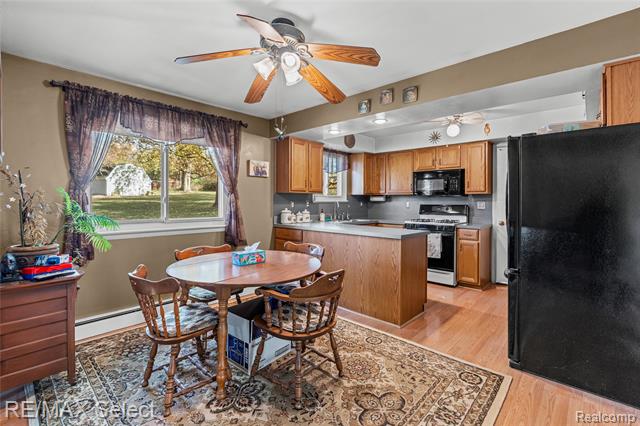 Builiding view ten for 550 Rose Center, Holly, MI. 48442