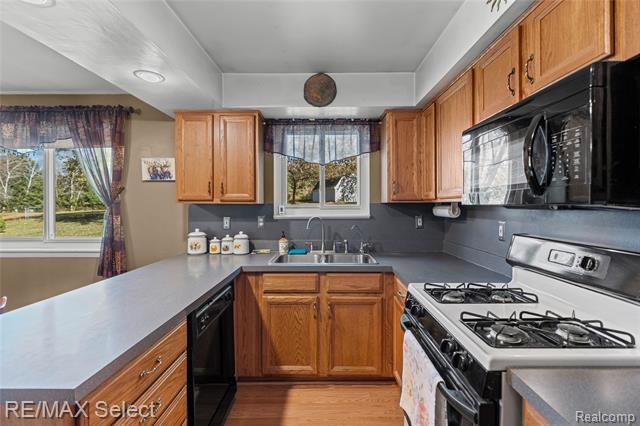 Builiding view twelve for 550 Rose Center, Holly, MI. 48442