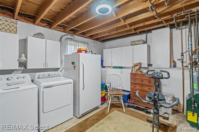 Builiding view twenty five for 550 Rose Center, Holly, MI. 48442