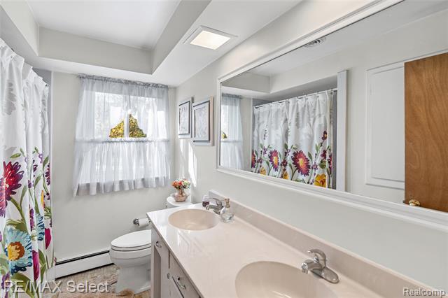 Builiding view twenty one for 550 Rose Center, Holly, MI. 48442