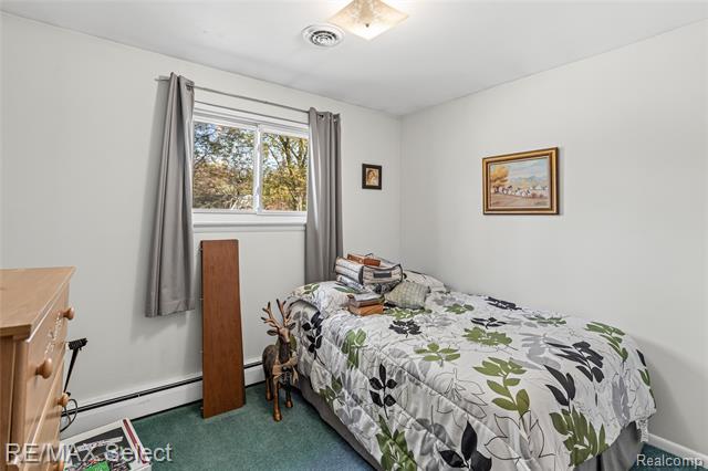 Builiding view twenty for 550 Rose Center, Holly, MI. 48442