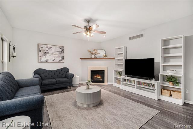 Builiding view four for 3180 Waldon Ridge, Lake Orion, MI. 48359